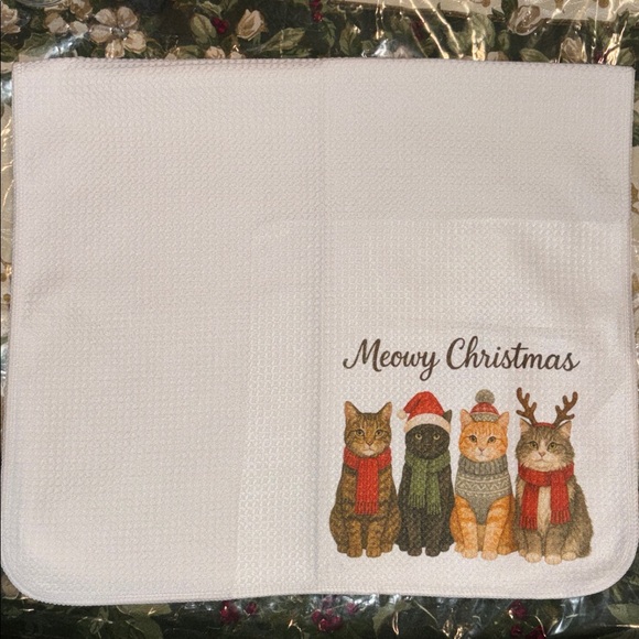 2 Christmas Cats Kitchen Towels - Picture 3 of 4
